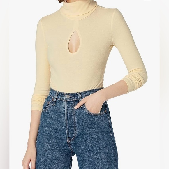 KENDALL + KYLIE Turtleneck Bodysuit With Keyhole in Vanilla Bean size S - Picture 1 of 6